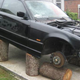 Illustration for article titled This Is The Dumbest Way To Part Out A Car
